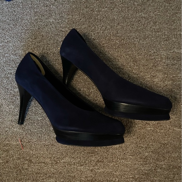 Stuart Weitzman platform heels - Picture 2 of 4